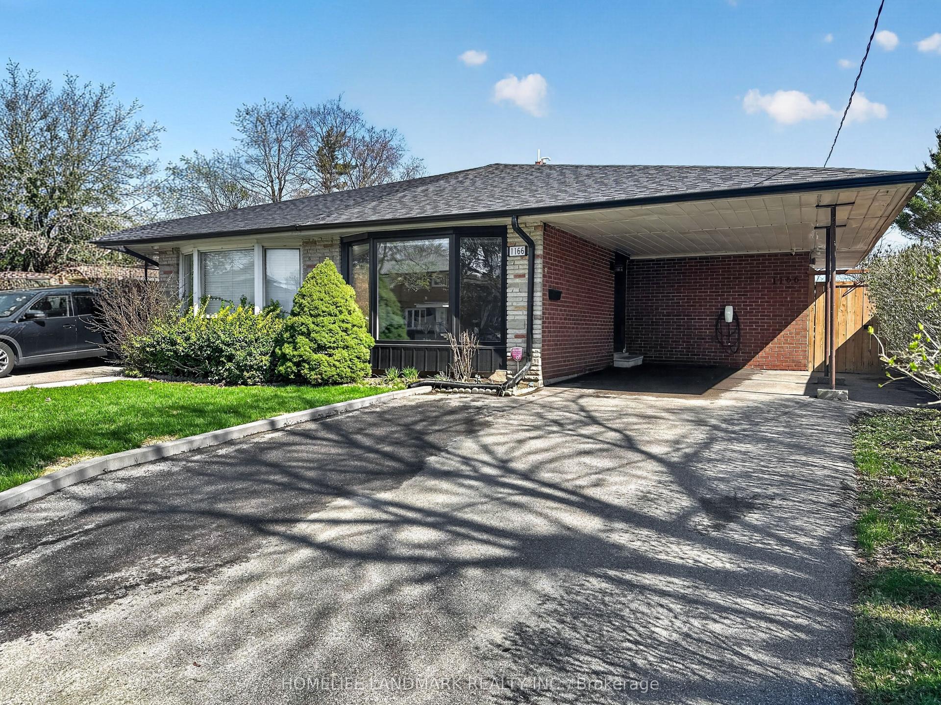 1166 Kingsholm Drive — photo 1