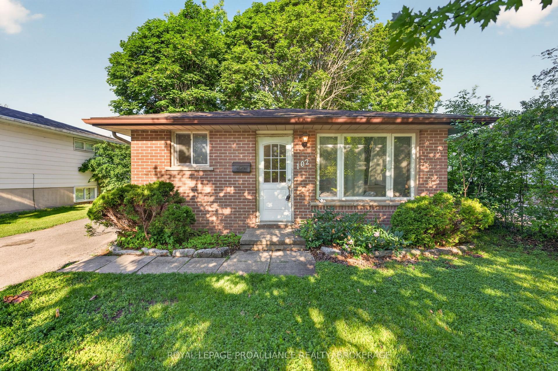 102 Calderwood Drive — photo 1