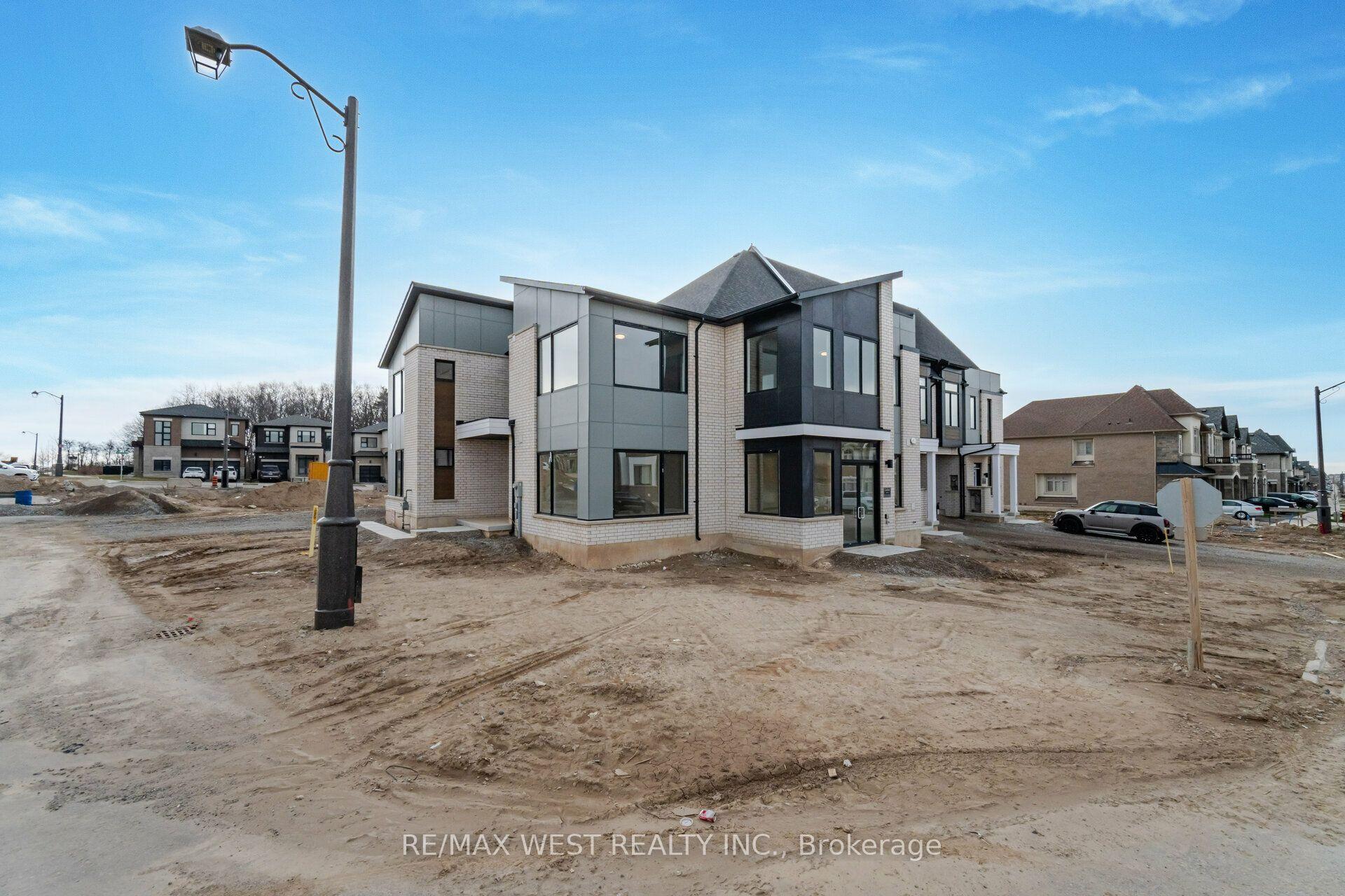 120 Settlers Road E, Oakville — Townhouse for lease, photo 1