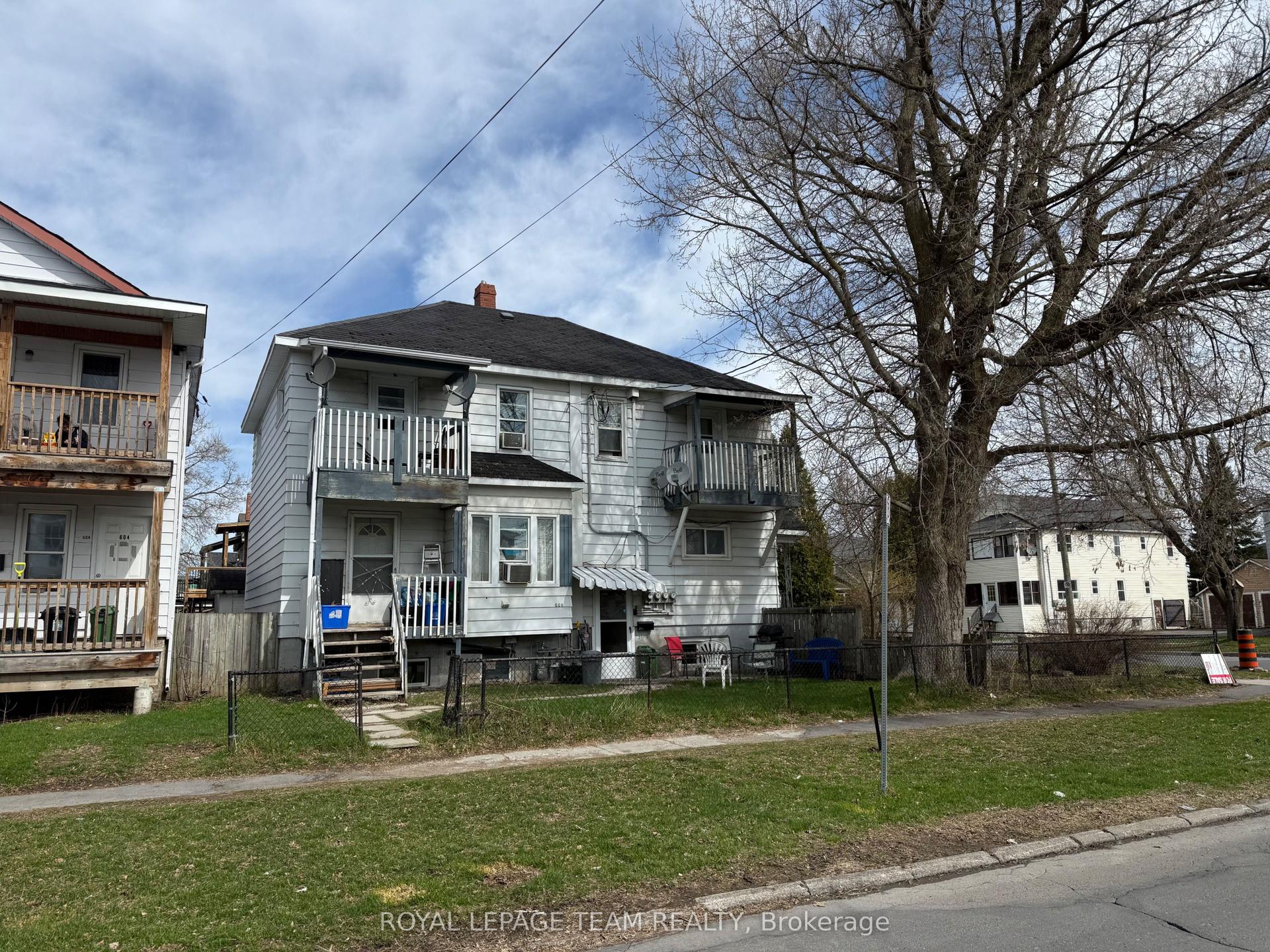 300 St Felix Street — photo 1