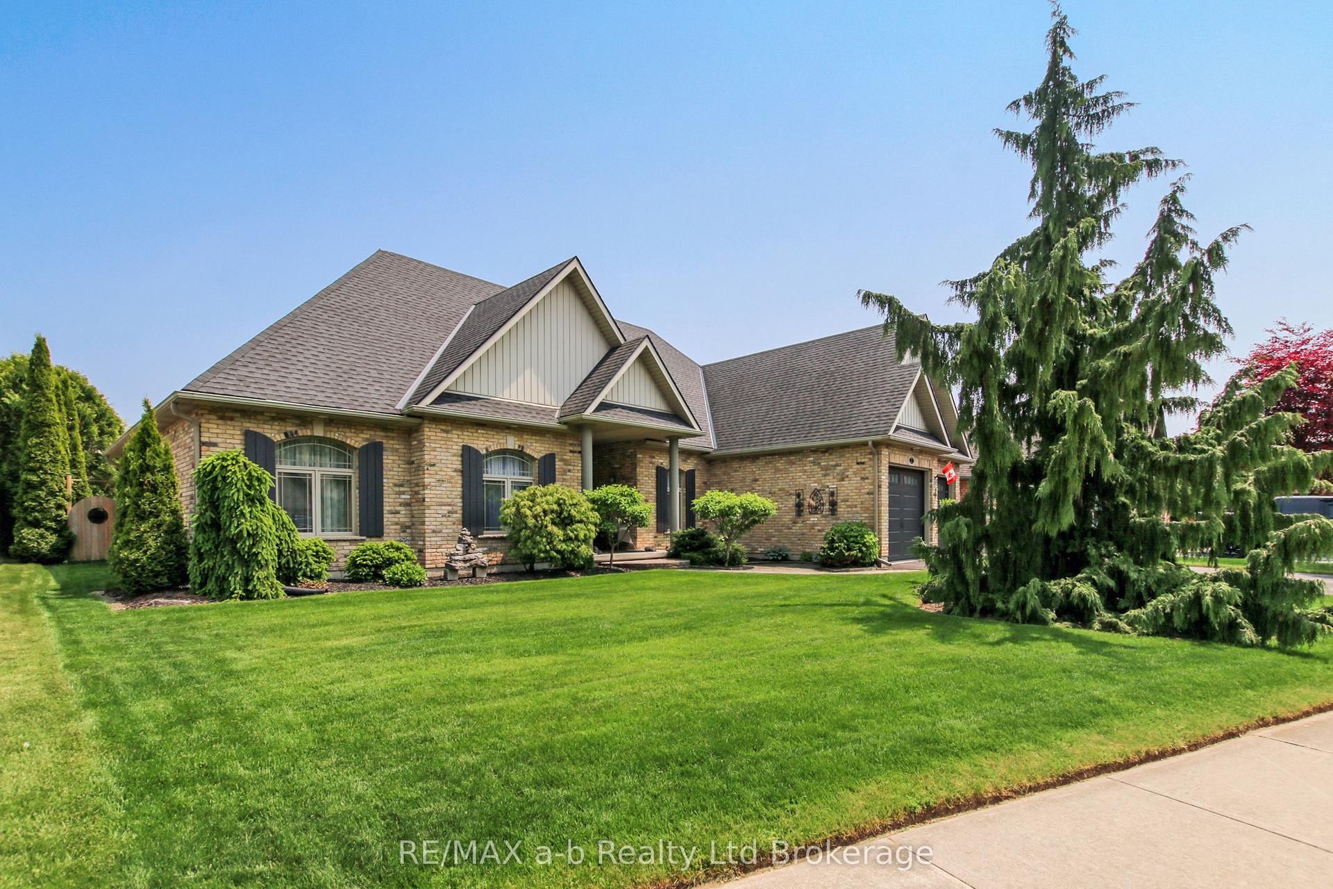 7 OTTERVIEW Drive — photo 1