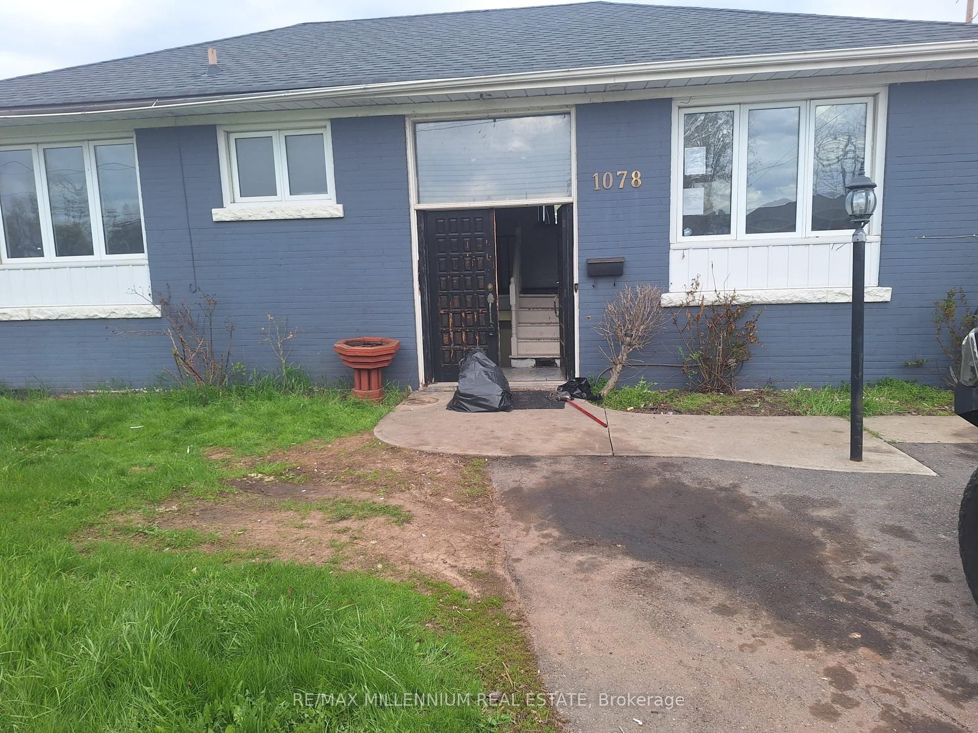 1078 Pinegrove Road — photo 1