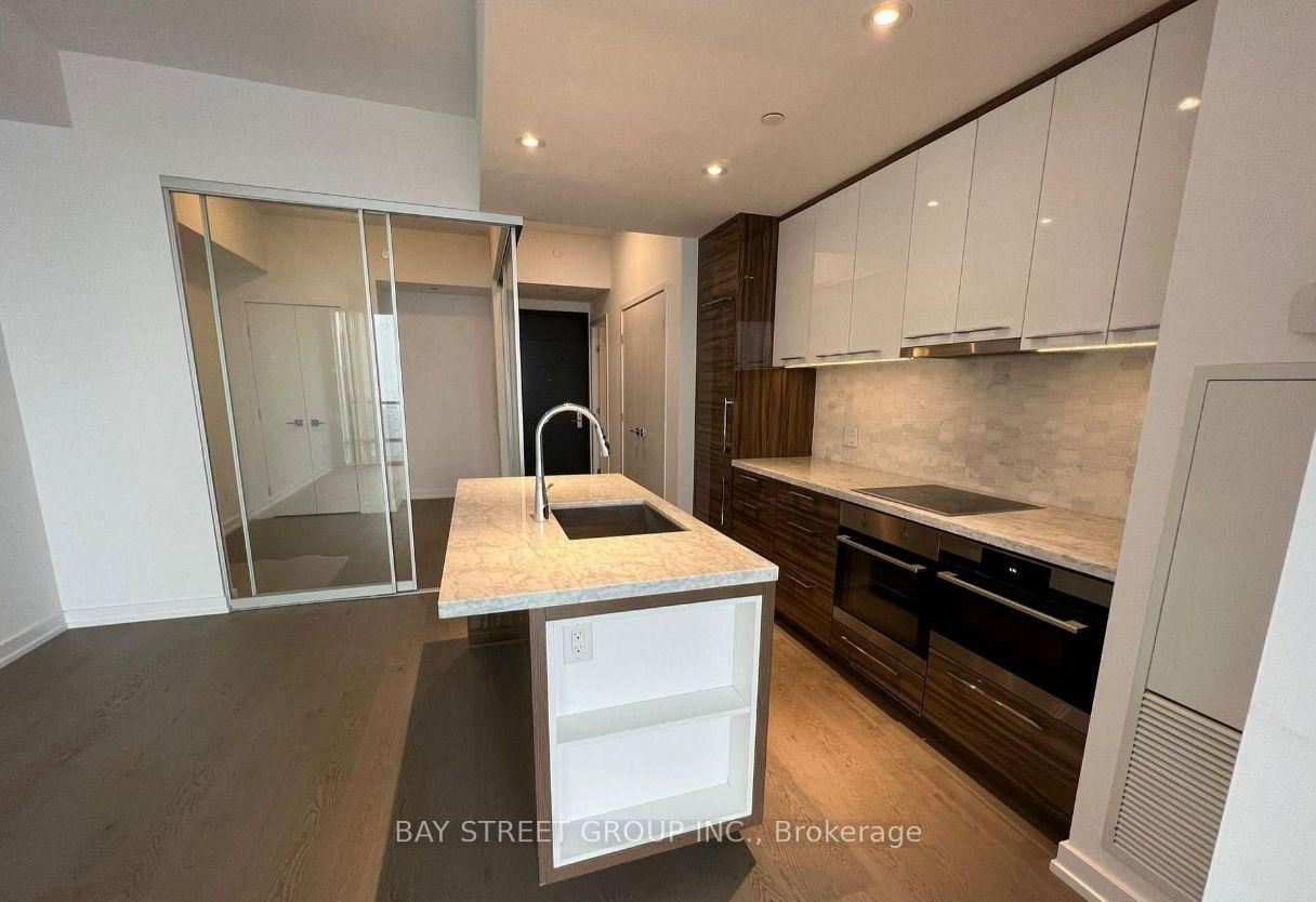 488 University Avenue 4603 #4603, Toronto — Condo for lease, photo 1