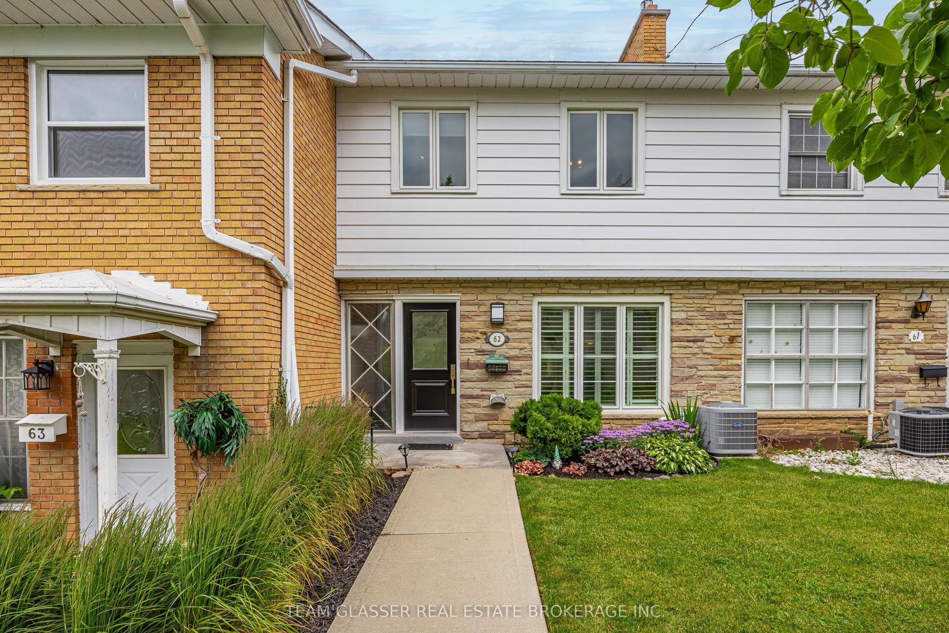 1220 ROYAL YORK Road 62 #62 — photo 1