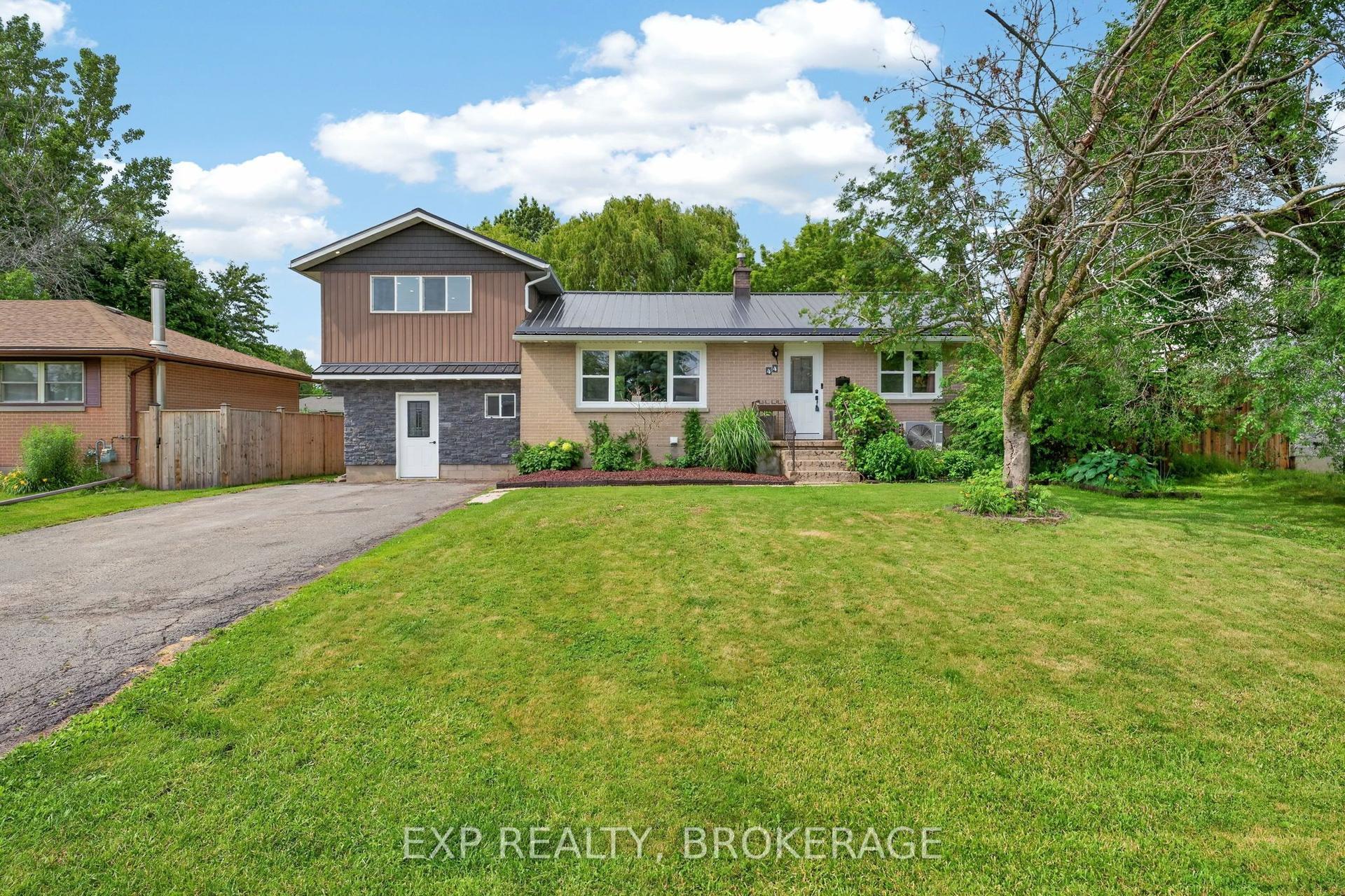 44 Lennox Street, Kingston — Detached for sale, photo 1