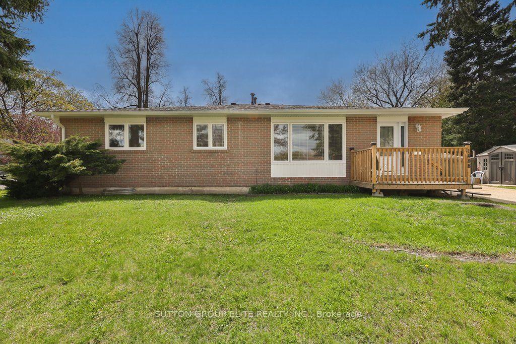 1488 Swanage Crescent SW — photo 1