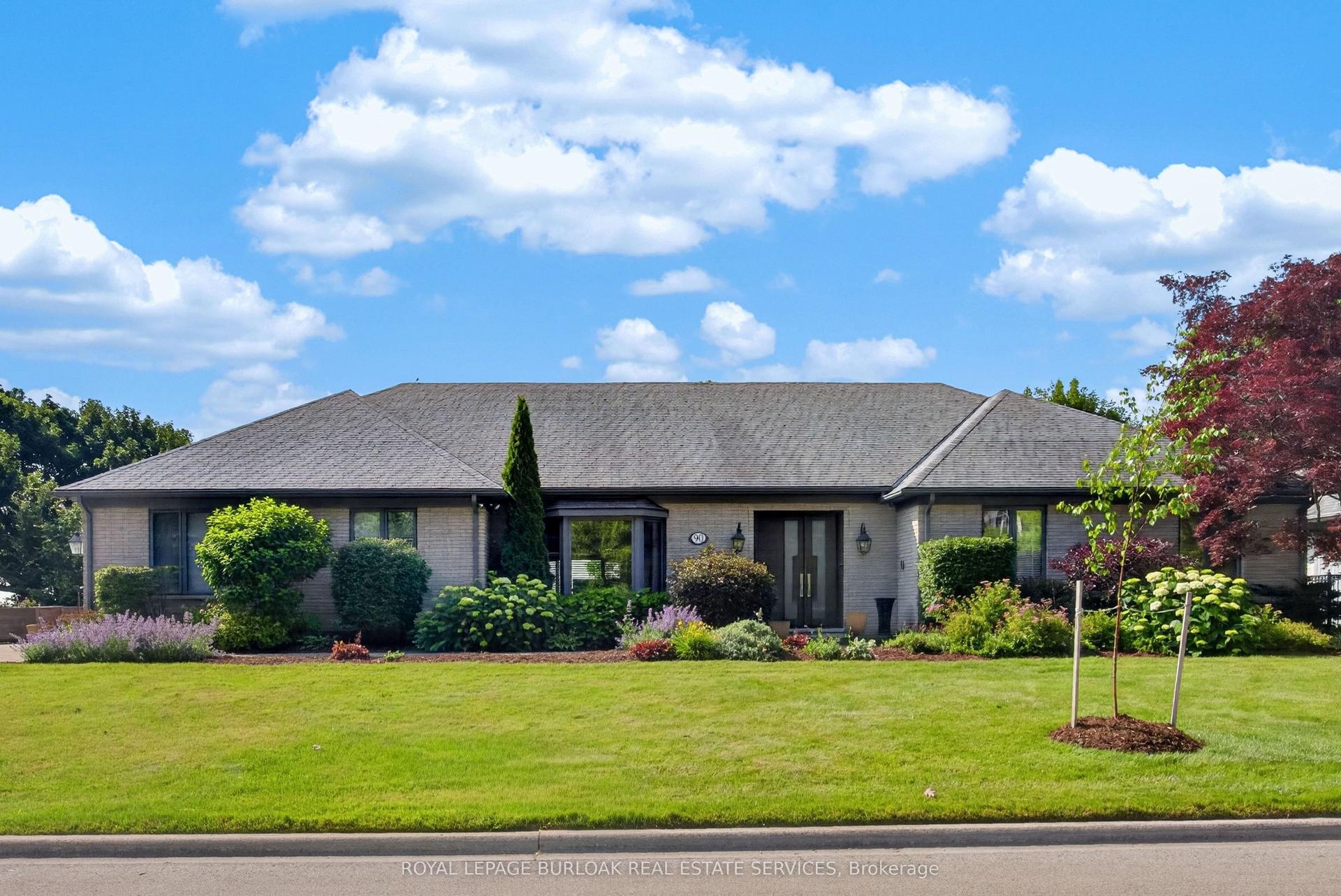 90 Oaklands Park Court, Burlington — Detached for sale, photo 1