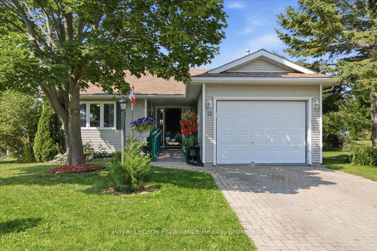 12 Reynolds Place, Prince Edward County — Detached for sale, photo 1
