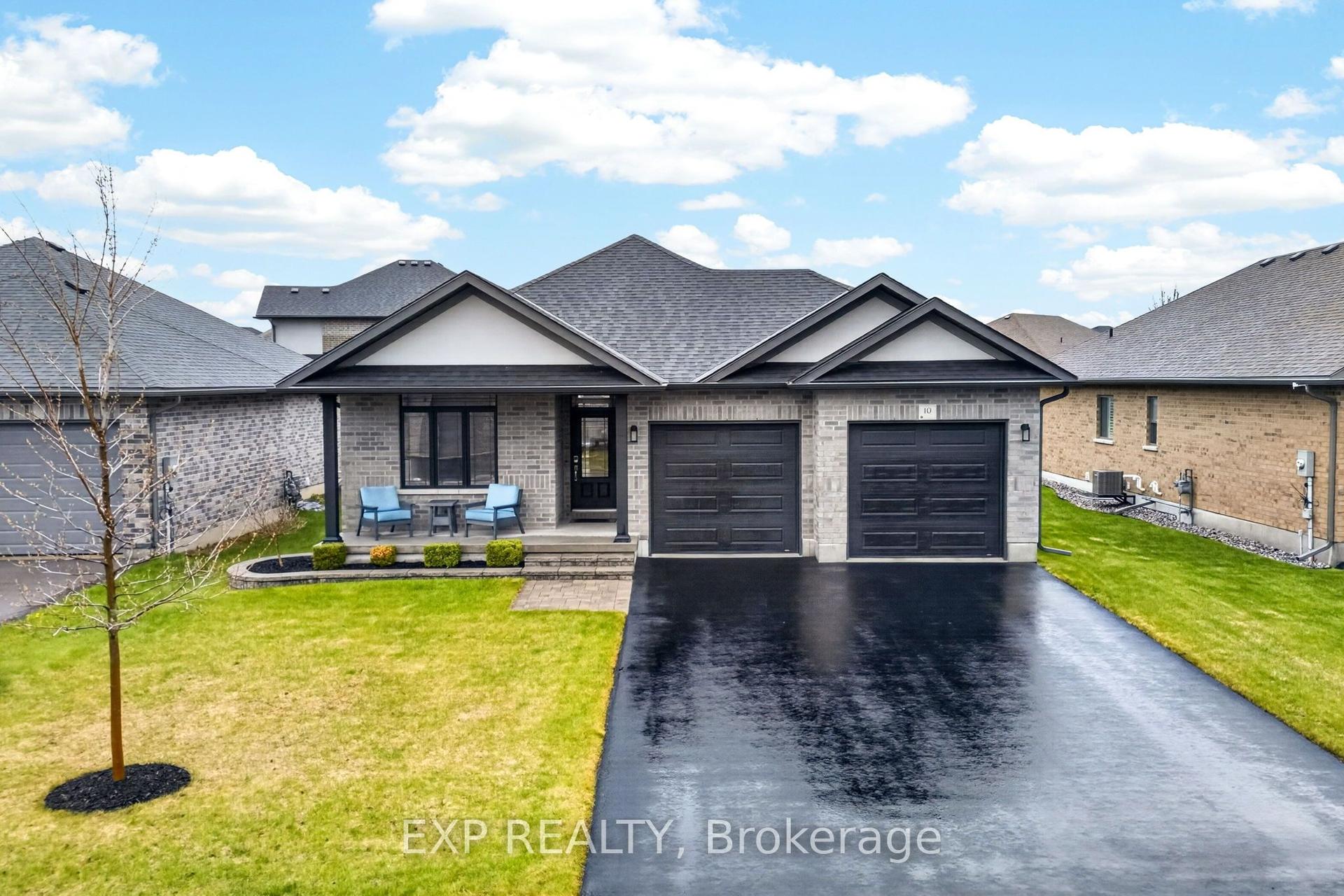 10 Covington Crescent — photo 1