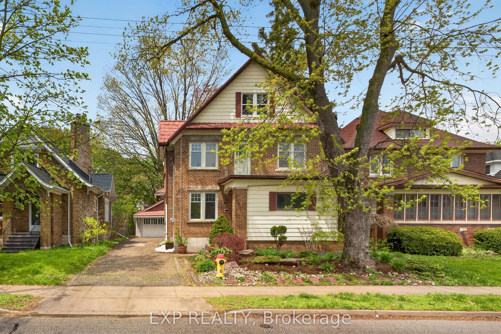 48 Stirling Avenue N — photo 1