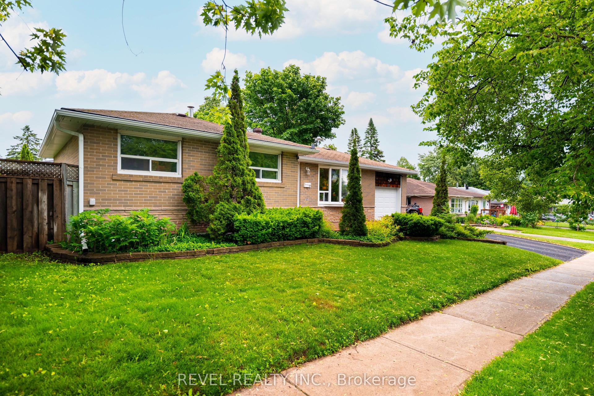 67 Carlton Drive, Orangeville — Detached for sale, photo 1