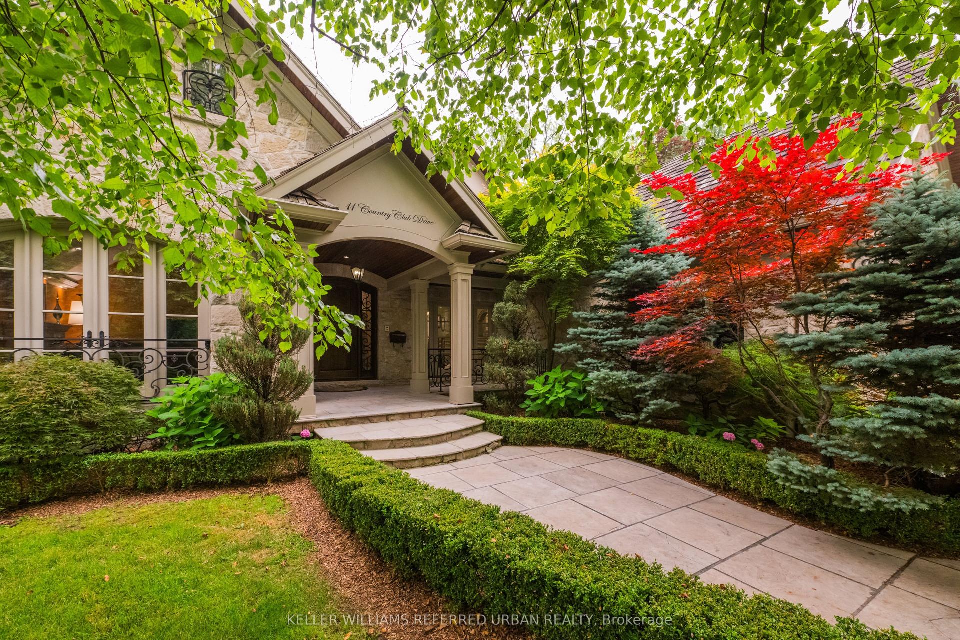 11 Country Club Drive, Toronto — Detached for sale, photo 1