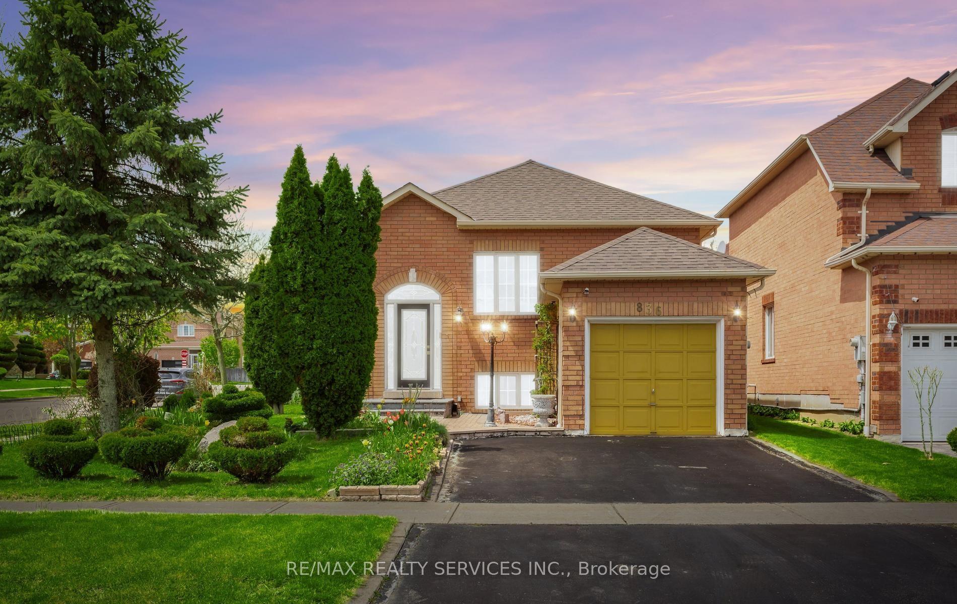 836 Avocado Crescent, Mississauga — Detached for sale, photo 1