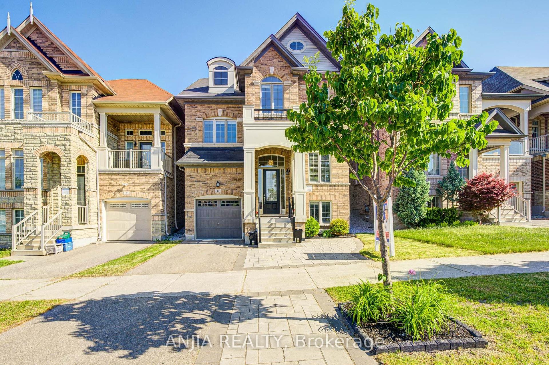 8 Beckett Avenue — photo 1