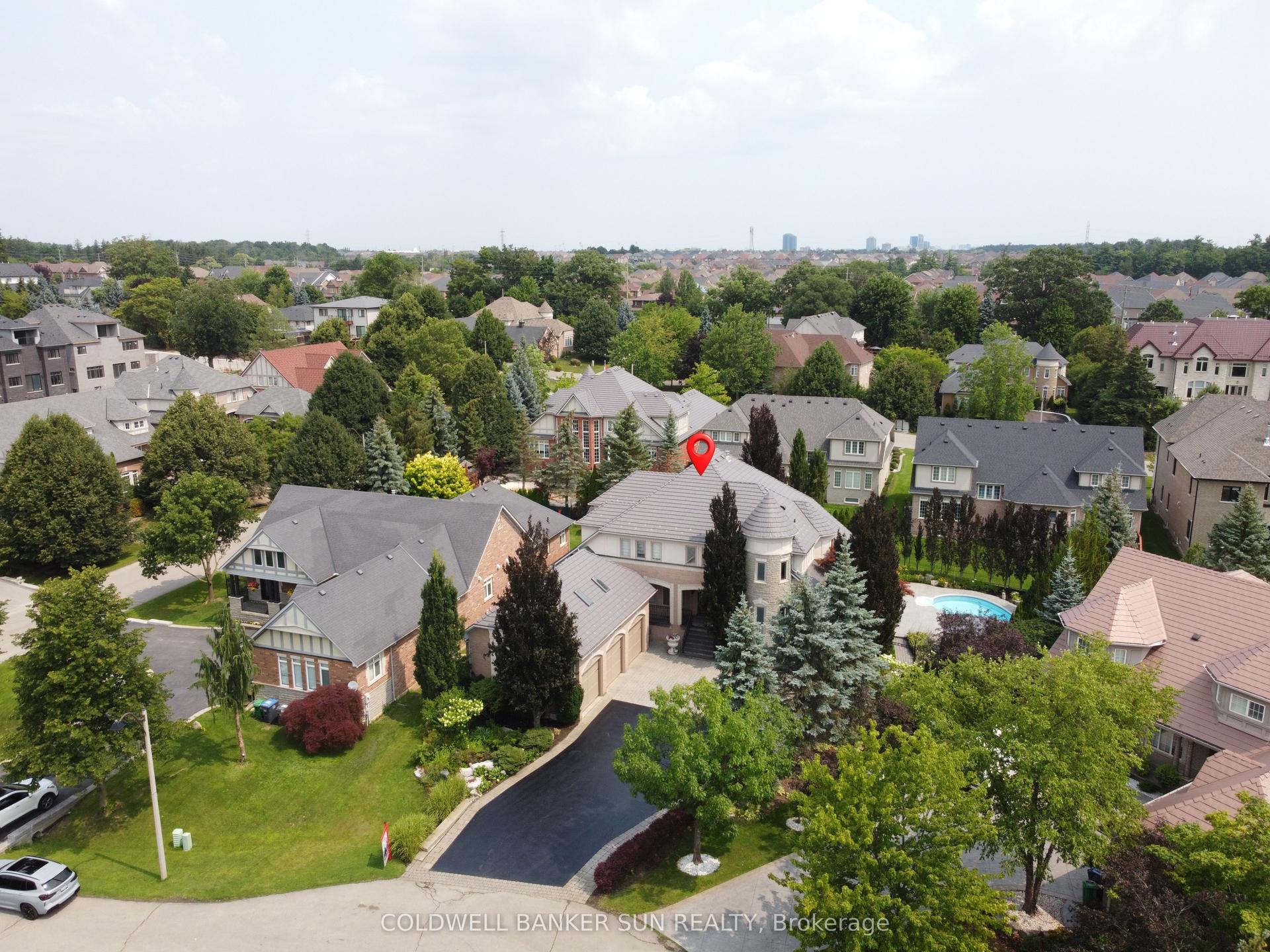 10 Pride Court, Brampton — Detached for sale, photo 1