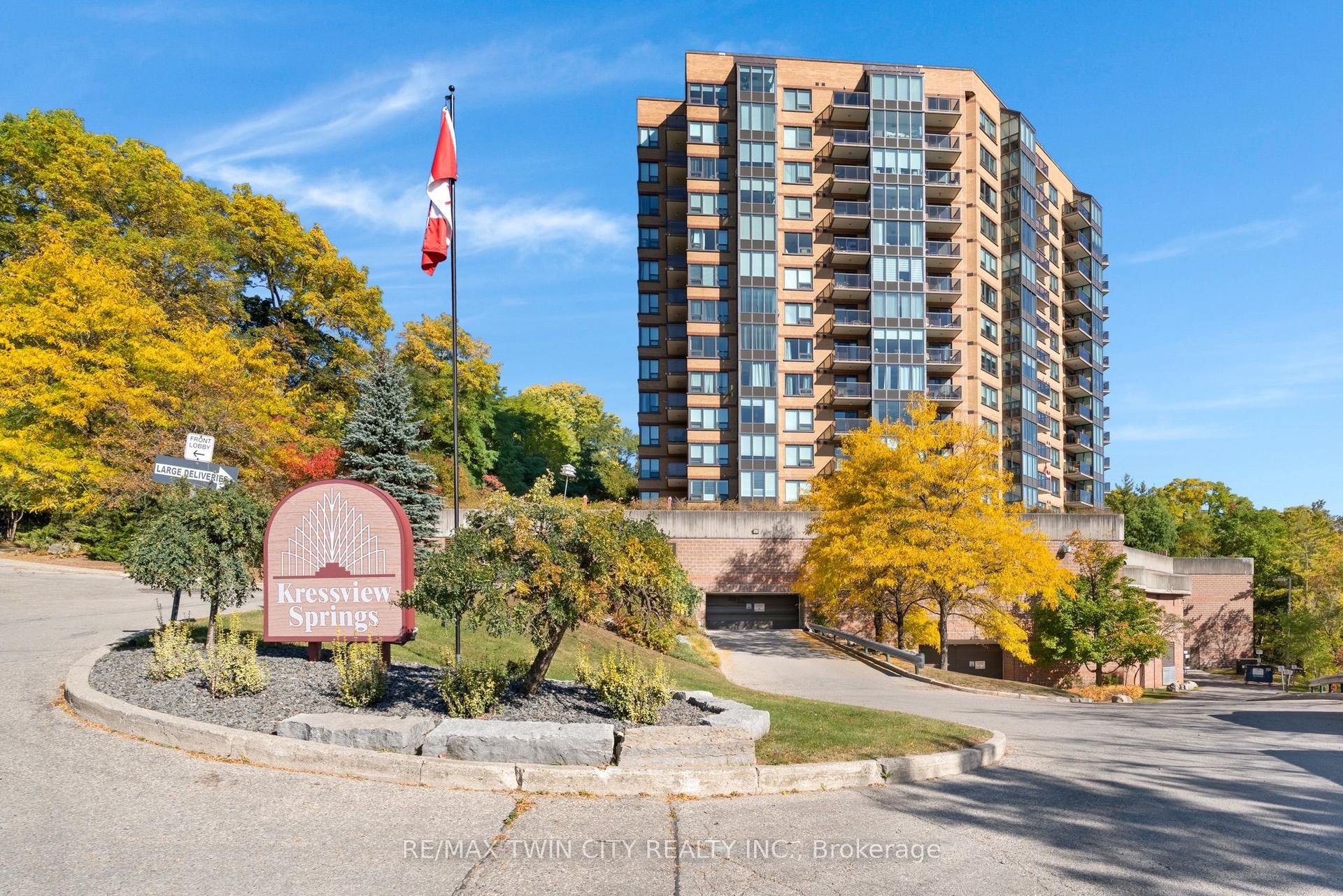 237 King Street W, Cambridge — Condo for sale, photo 1