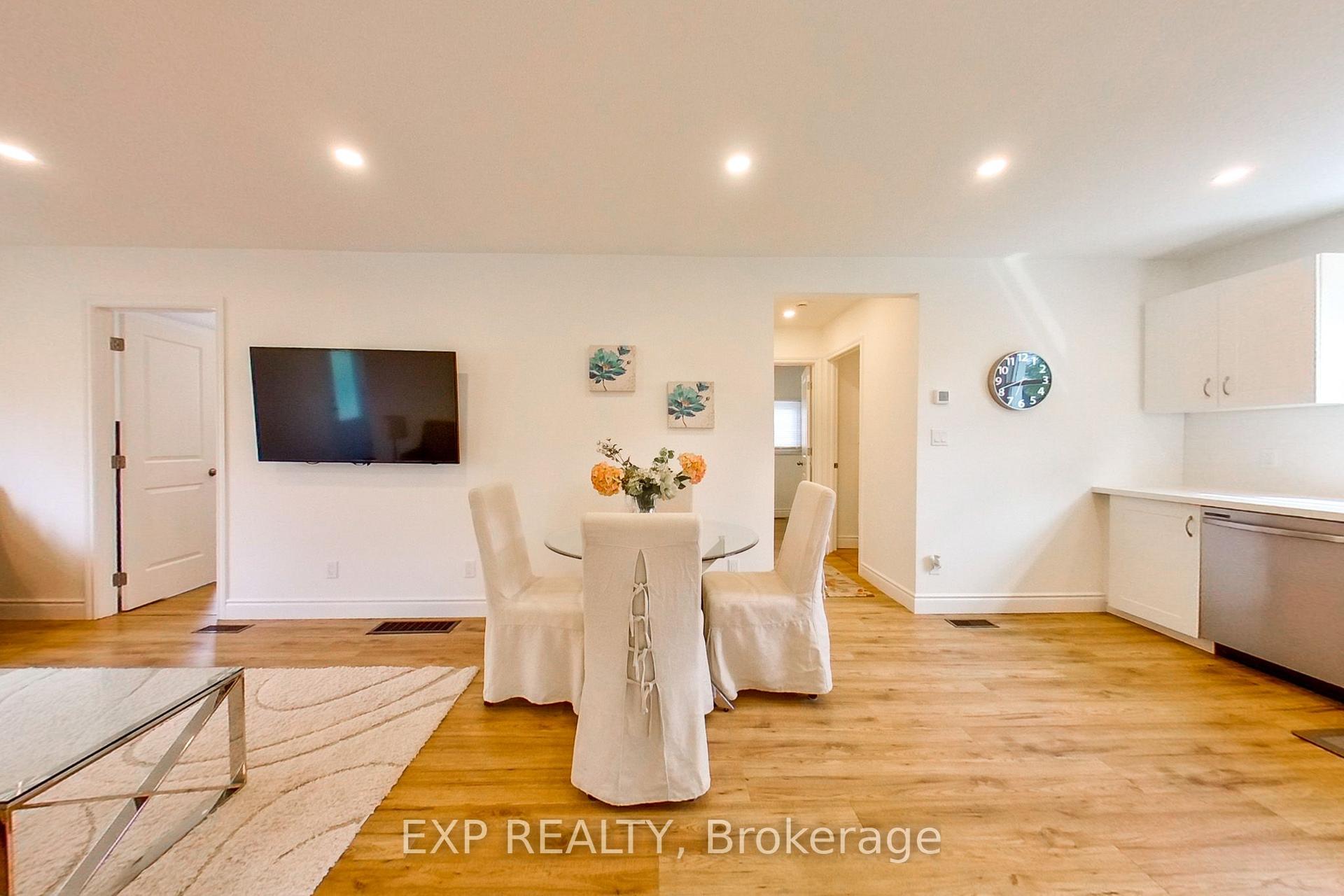 169 Peel Street — photo 1