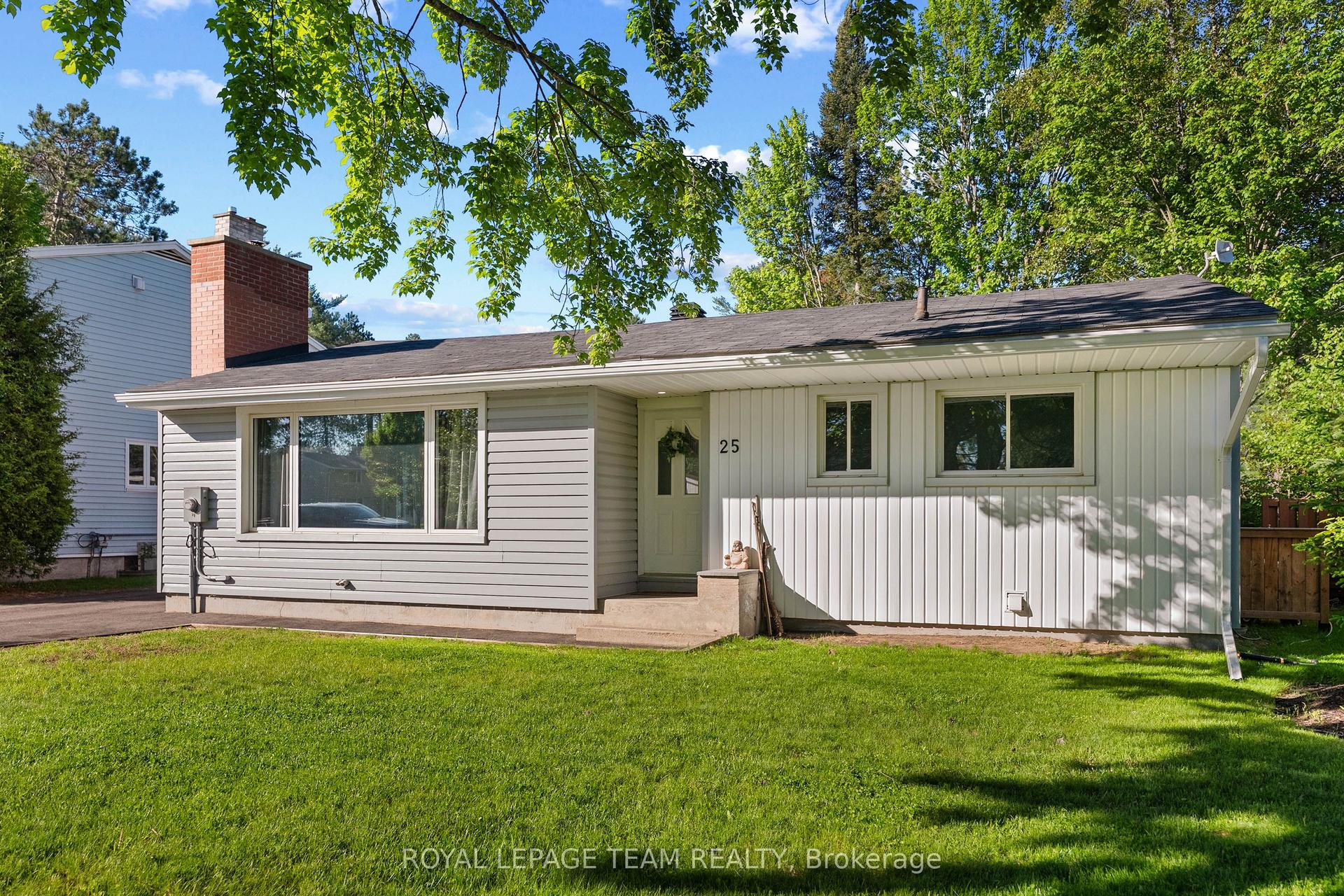 25 FRONTENAC Crescent, Deep River — Detached for sale, photo 1
