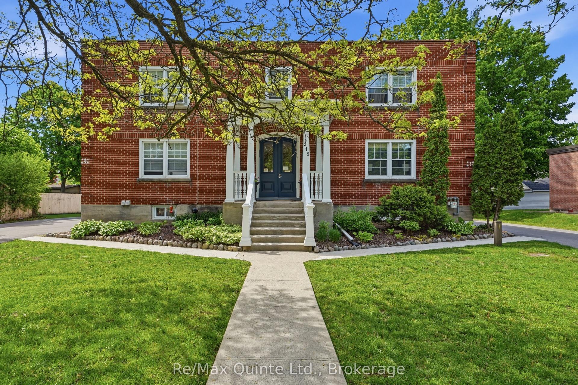 215 Victoria Avenue — photo 1