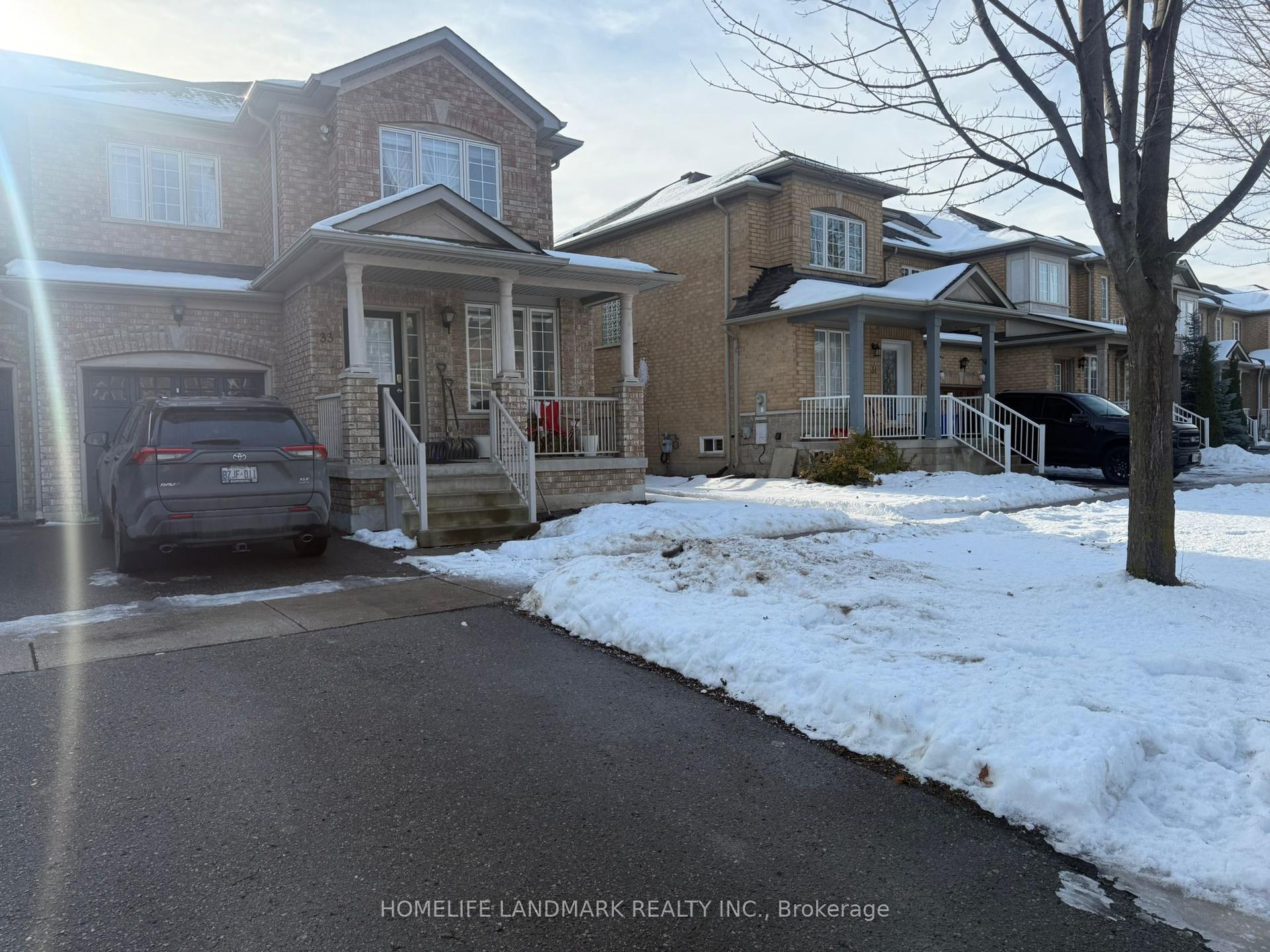 33 Silver Linden Drive — photo 1