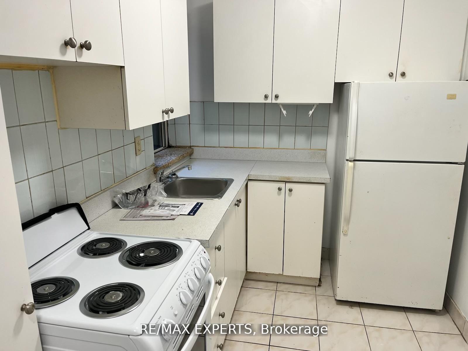 3261A Lake Shore Boulevard W 102 #102, Toronto — Multiplex for lease, photo 1