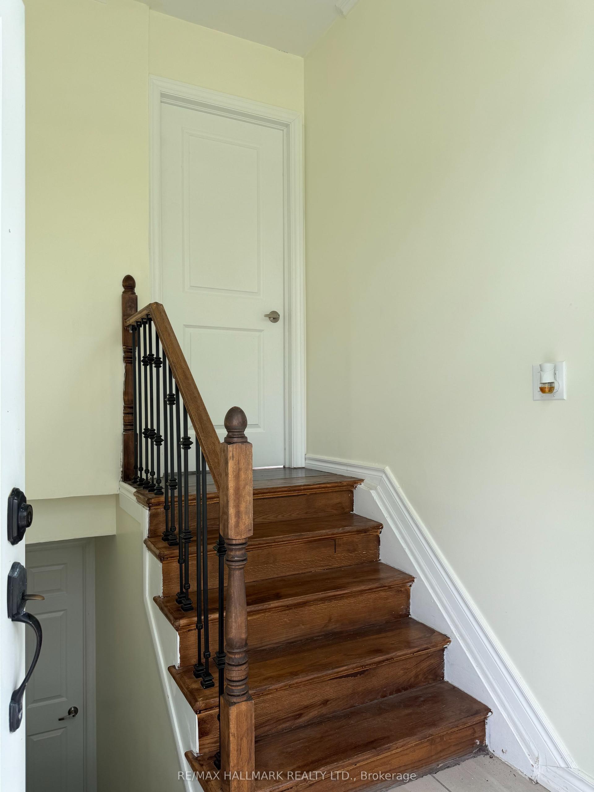 41 Aurora Heights Drive, Aurora — Detached for lease, photo 1