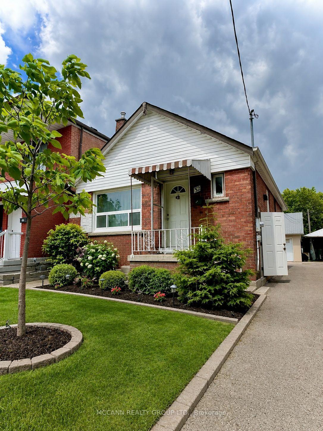 32 Belgravia Avenue Main #Main — photo 1