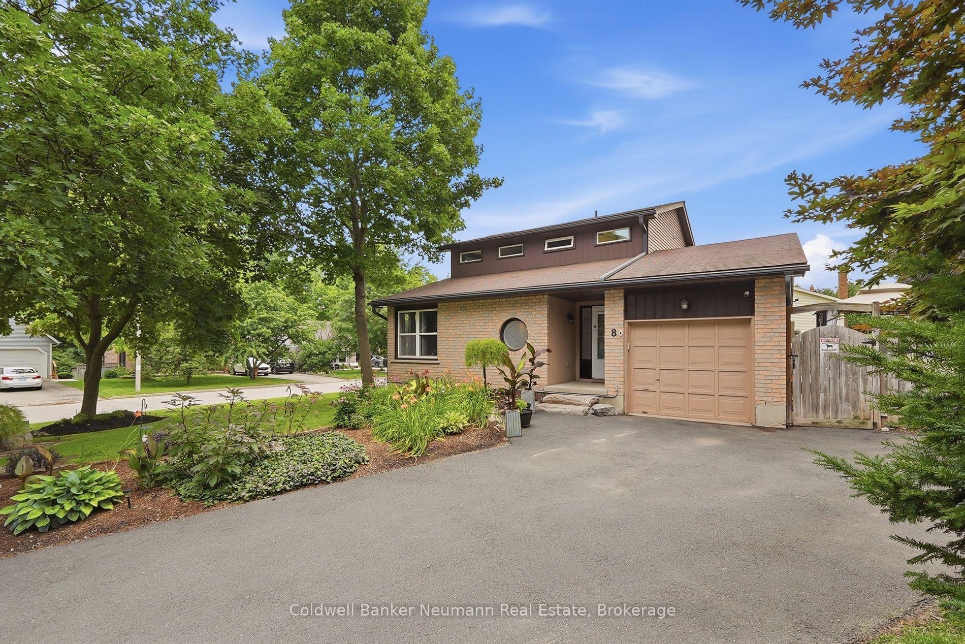 8 Pickwick Place, Guelph — Detached for sale, photo 1