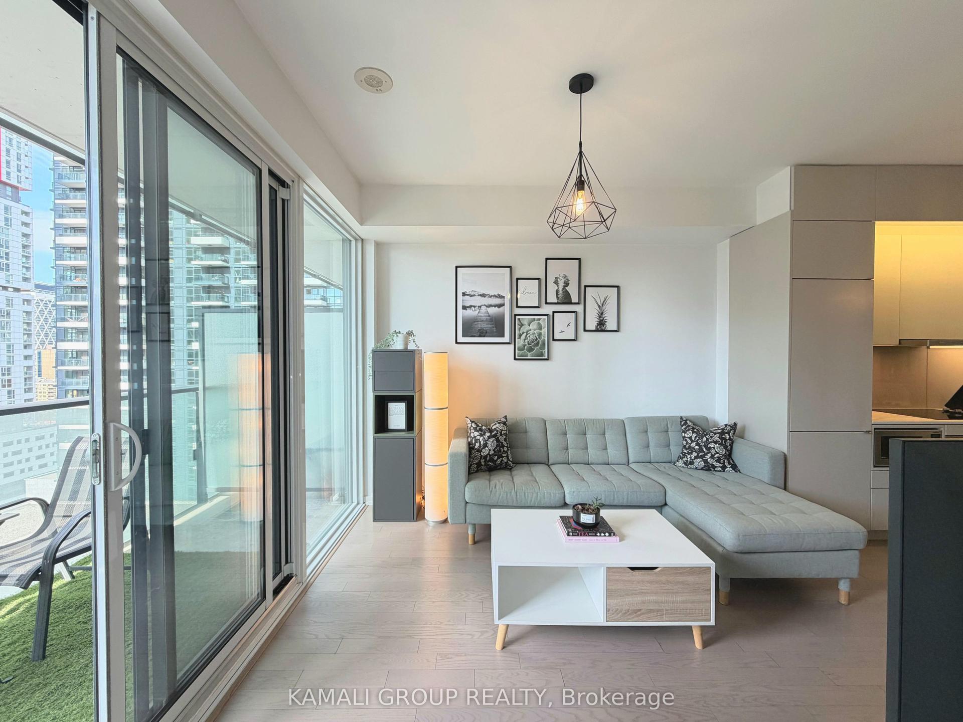 101 Peter Street 1712 #1712 — photo 1