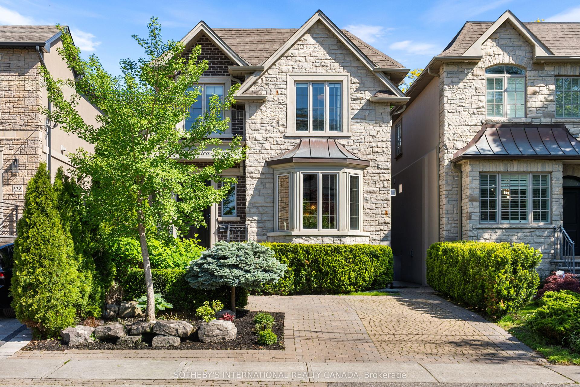 200 Donlea Drive — photo 1