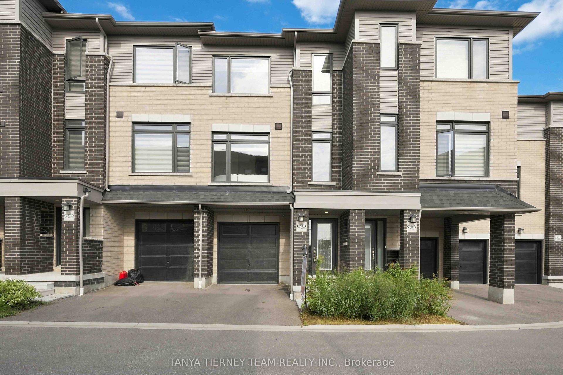 53 Emmas Way, Whitby — Townhouse for sale, photo 1