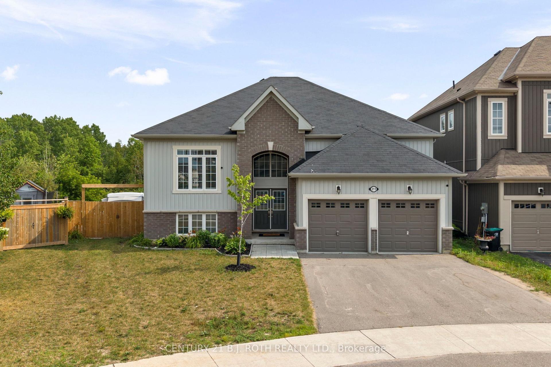211 Roy Drive, Clearview — Detached for sale, photo 1