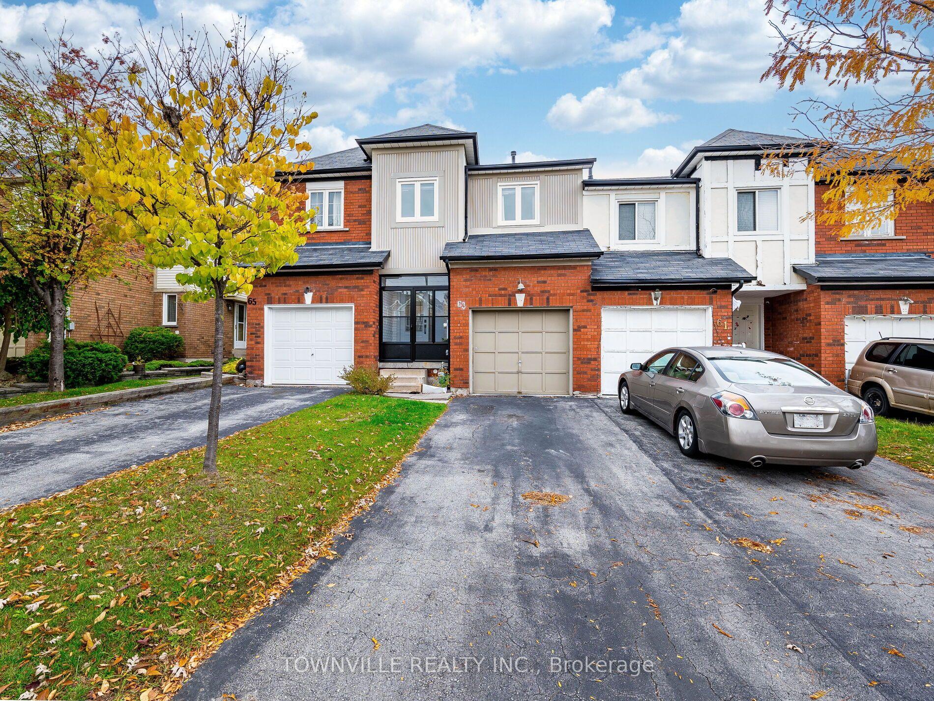 63 Ural Circle, Brampton — Townhouse for sale, photo 1