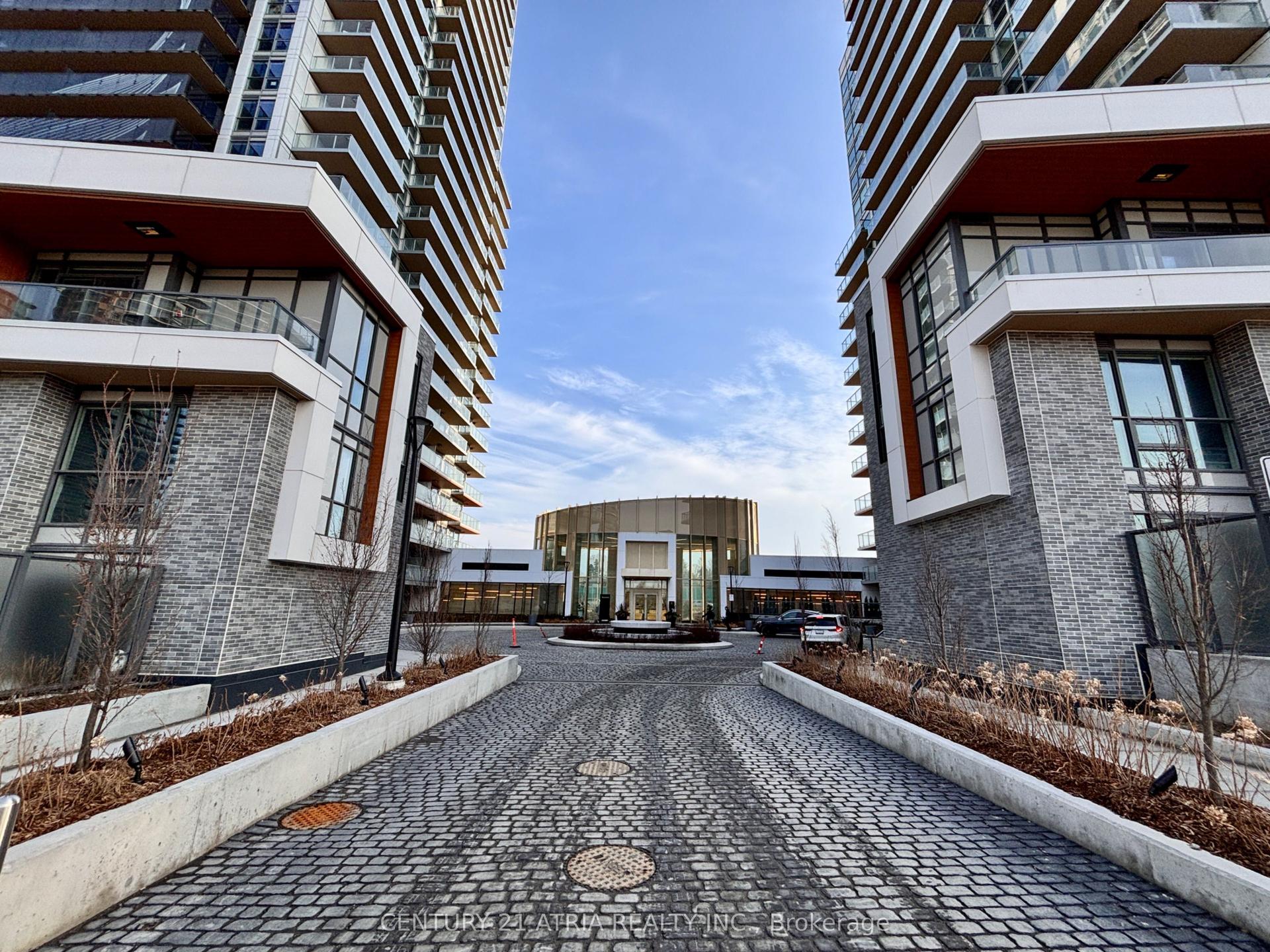 27 Mcmahon Drive 1211 #1211 — photo 1