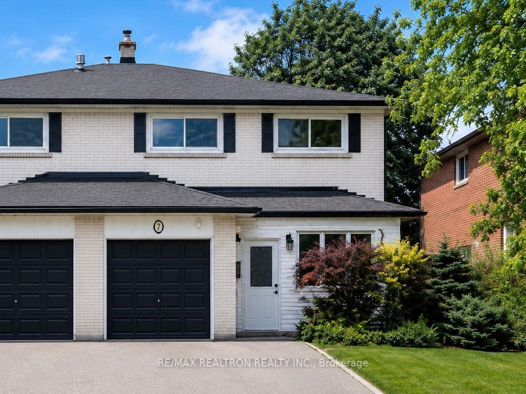 7 Fontainbleau Drive A #A — photo 1