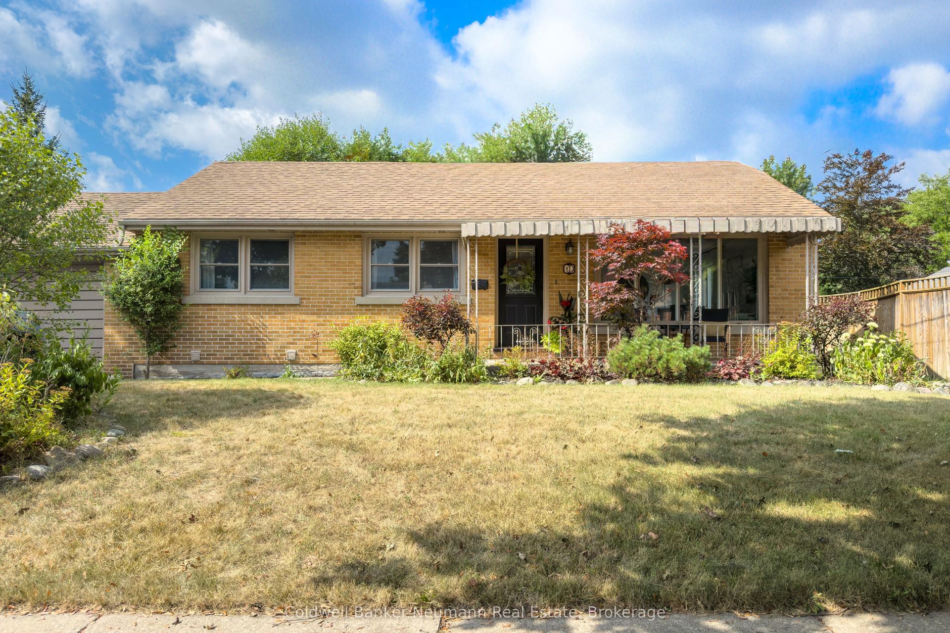 10 Western Avenue UPPER #UPPER — photo 1