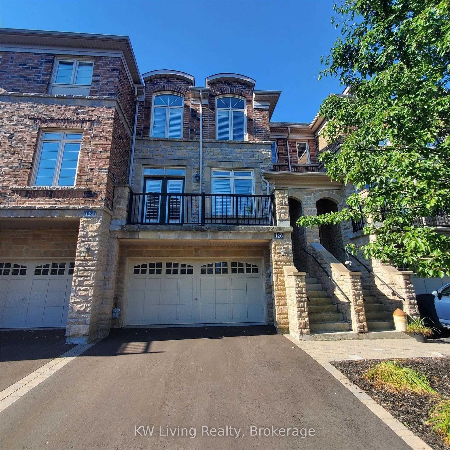 120 Chapman Court, Aurora — Townhouse for sale, photo 1