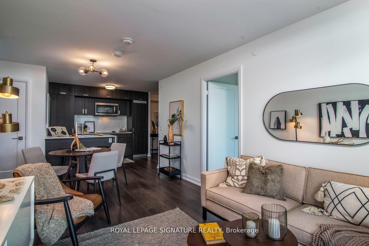 18 Erskine Avenue 2410 #2410 — photo 1