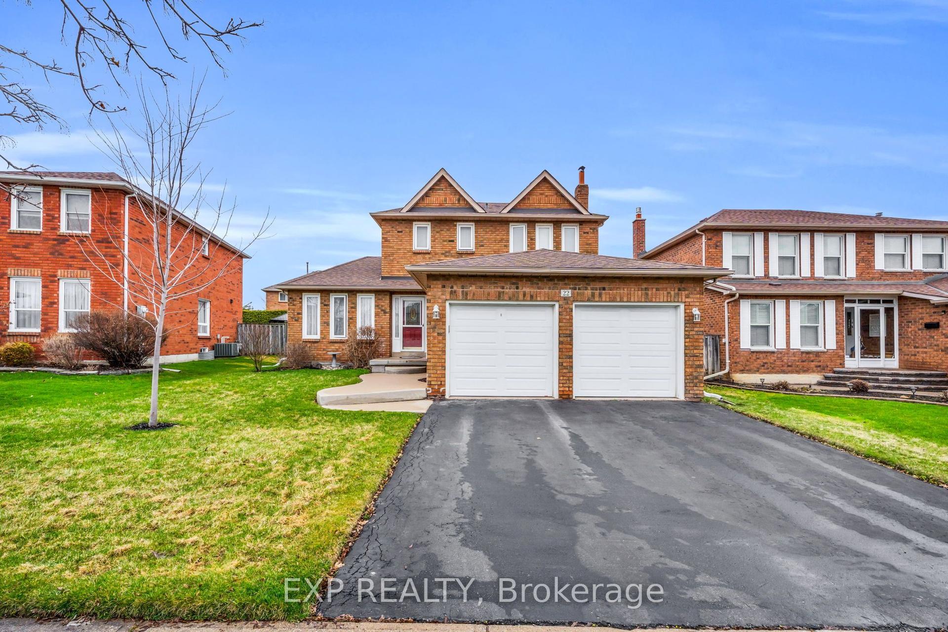 22 Bristol Avenue — photo 1