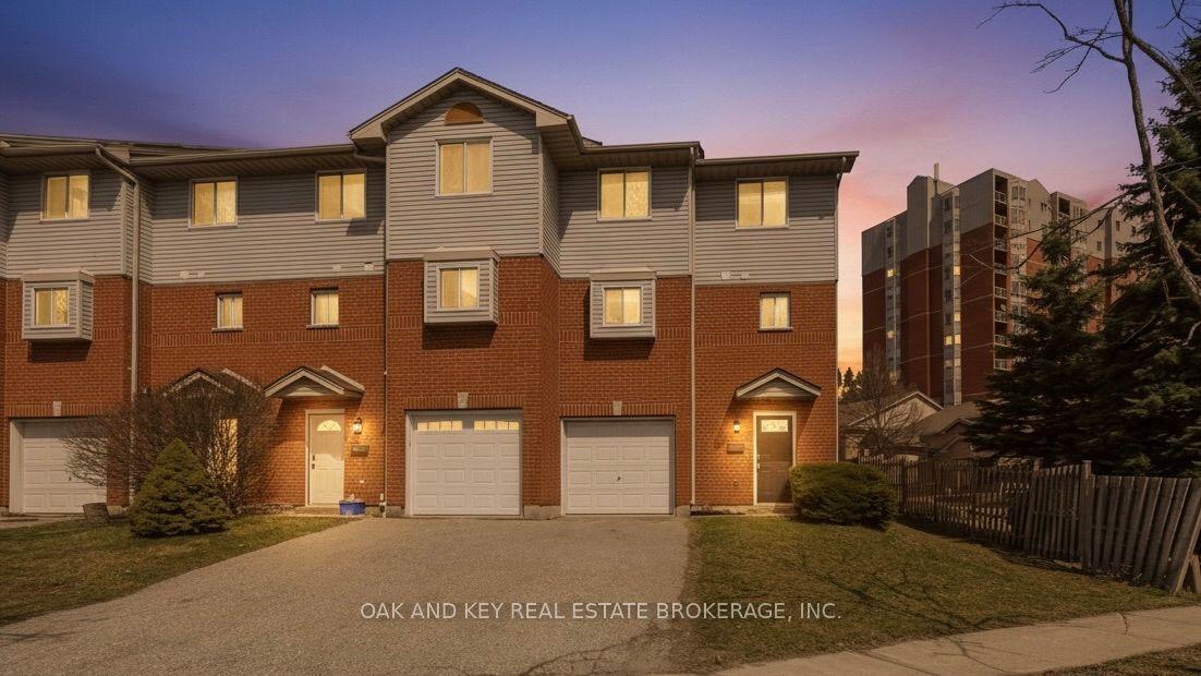 18 Chapman Court — photo 1