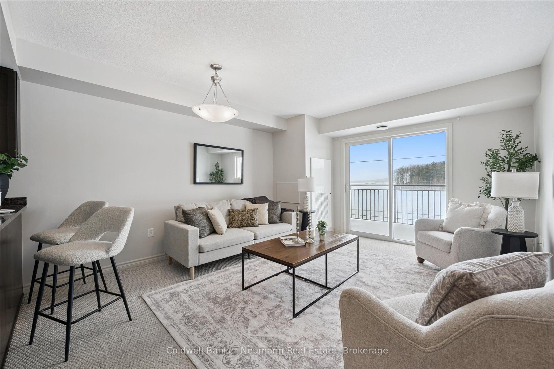 45 Kingsbury Square 406 #406 — photo 1