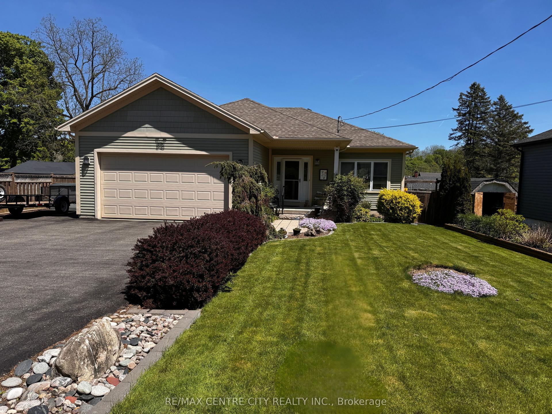 26 Oak Street — photo 1