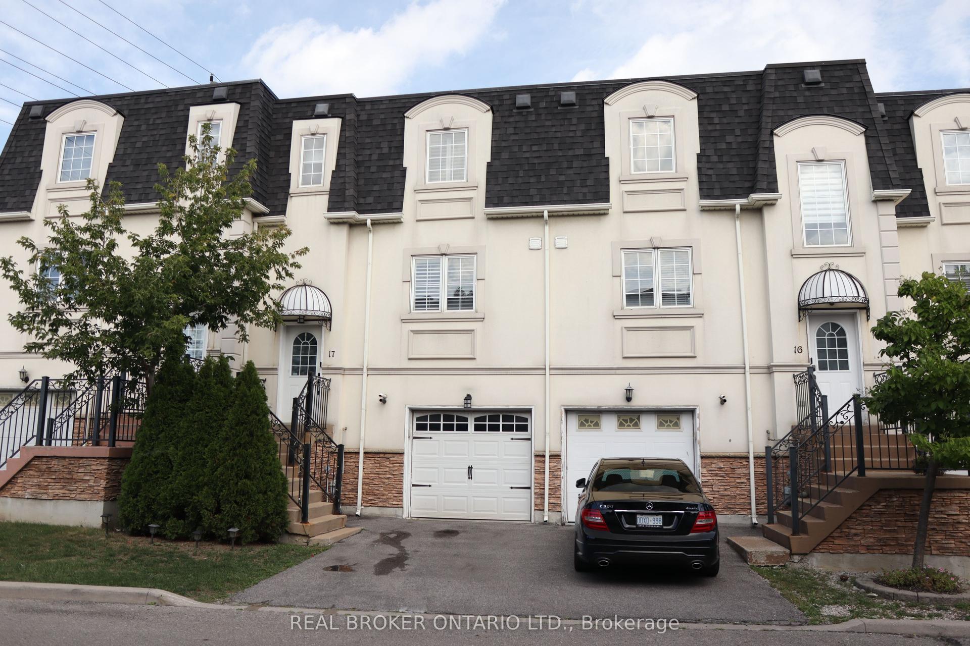 215 16th Avenue 17 #17, Richmond Hill — Townhouse for lease, photo 1