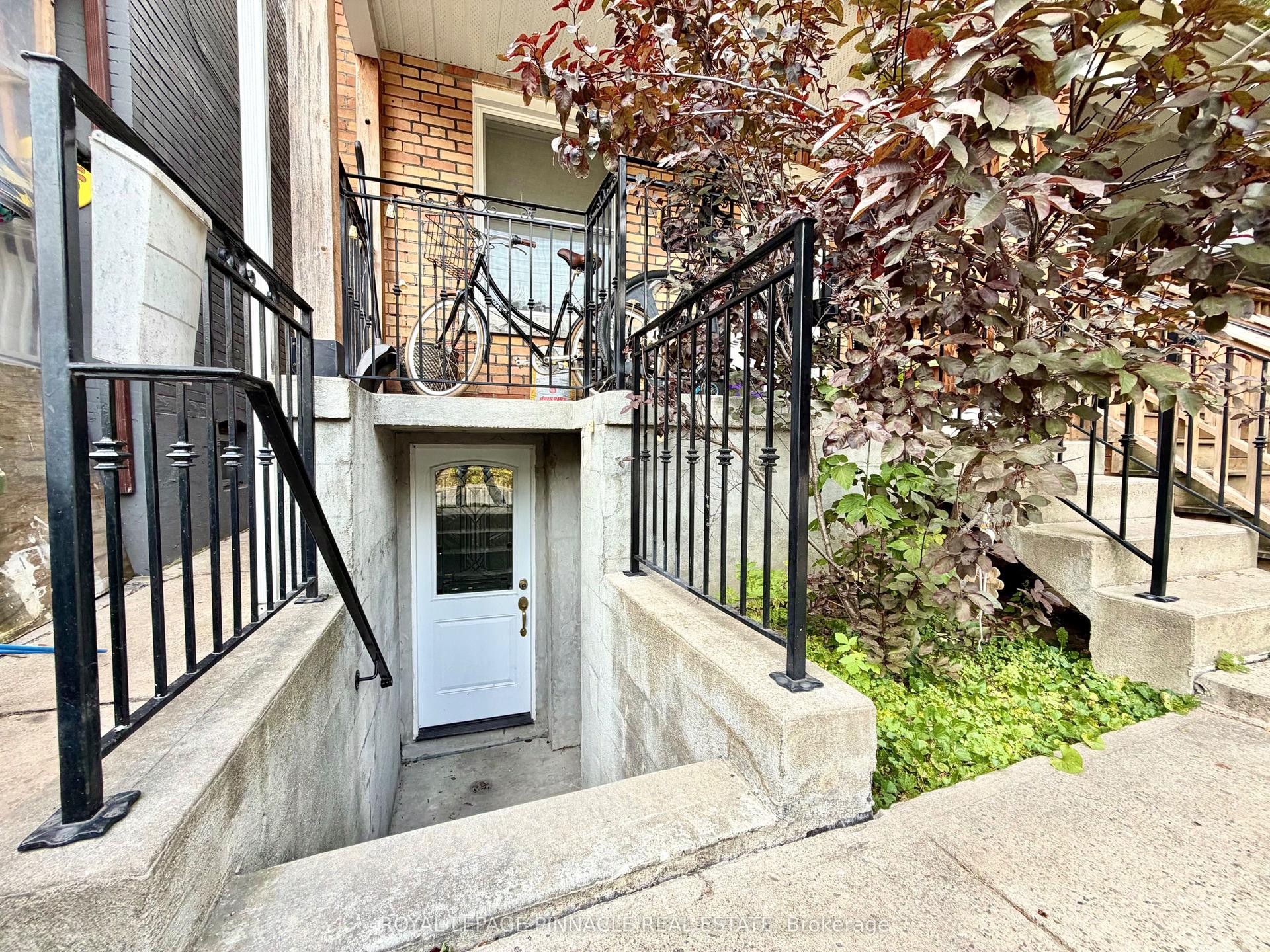 136 Campbell Avenue Lower #Lower, Toronto — Semi-Detached for lease, photo 1