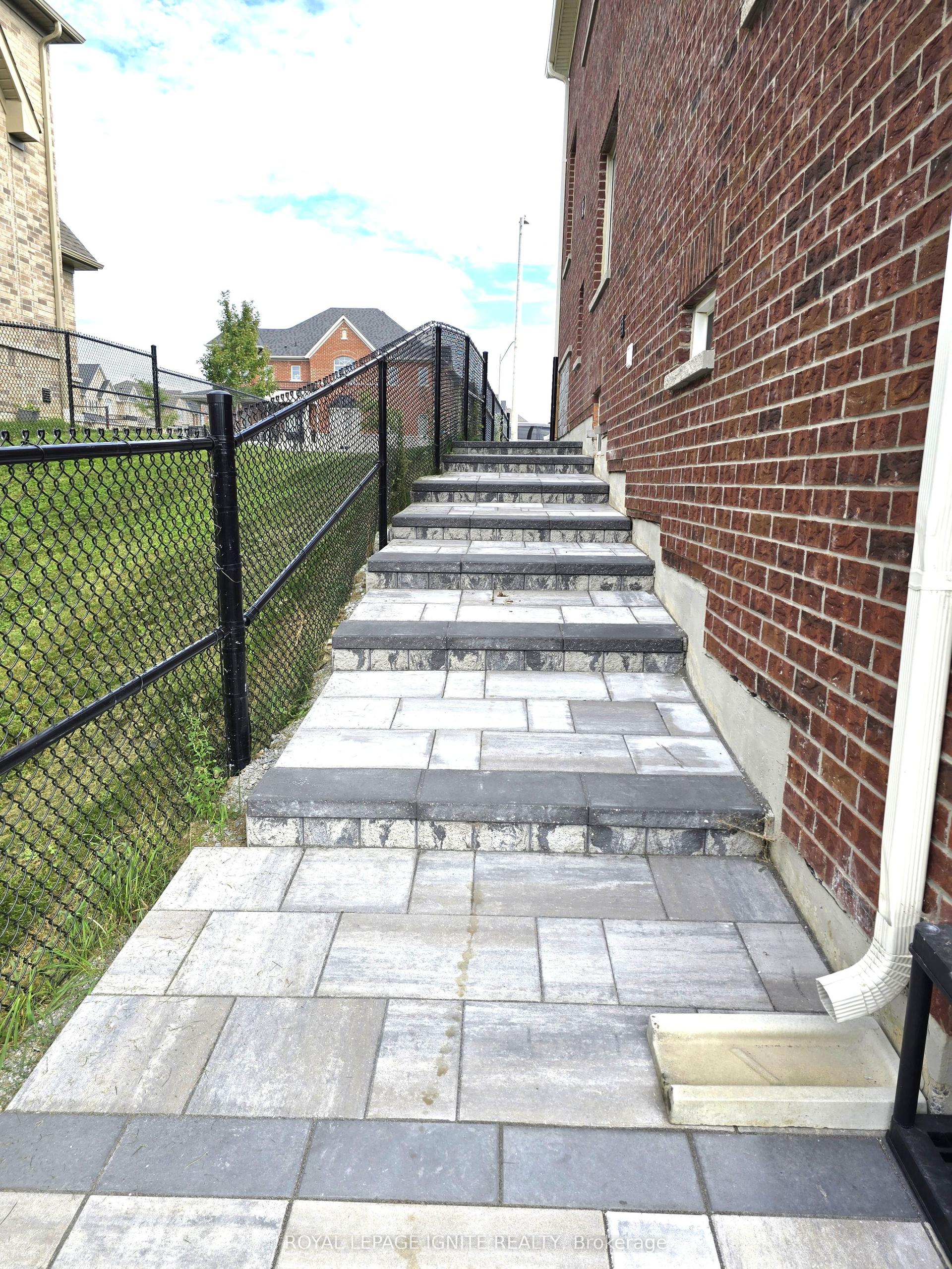137 Jack Potts Way BSMT #BSMT, Clarington — Detached for lease, photo 1