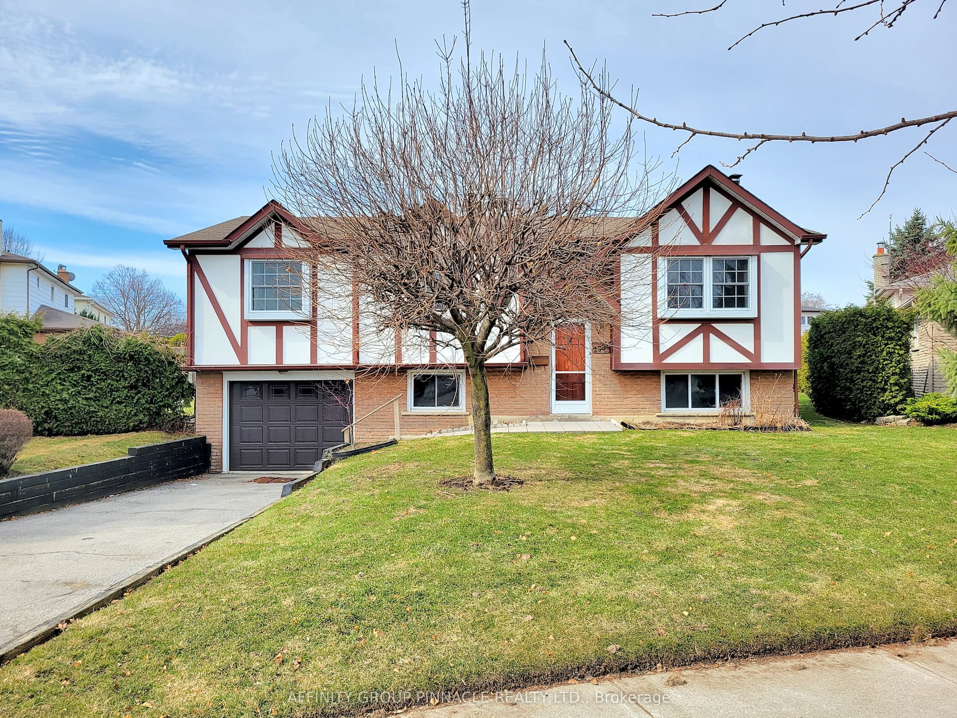 2338 Dorothea Court — photo 1