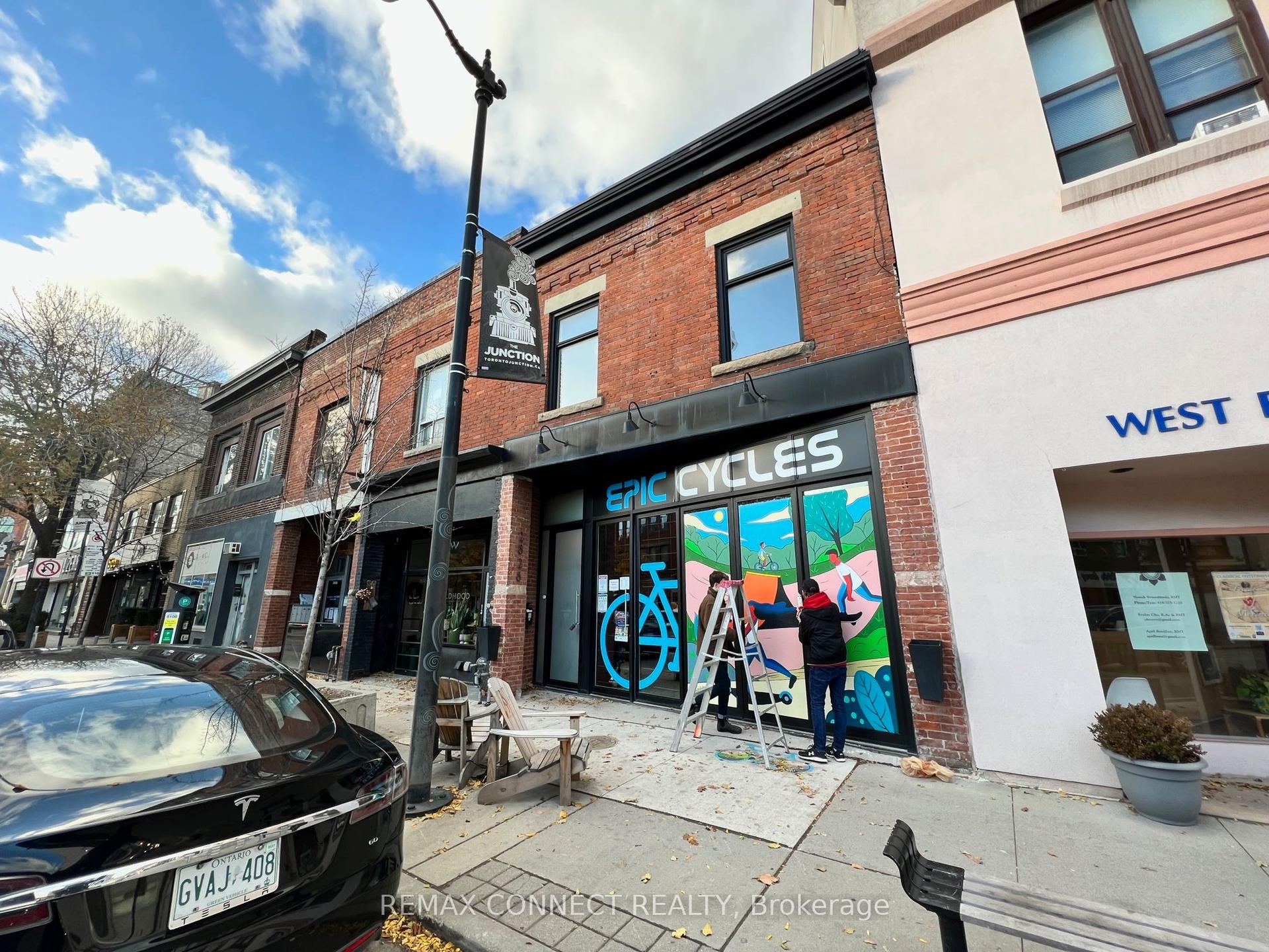2828 Dundas Street W 2A #2A — photo 1