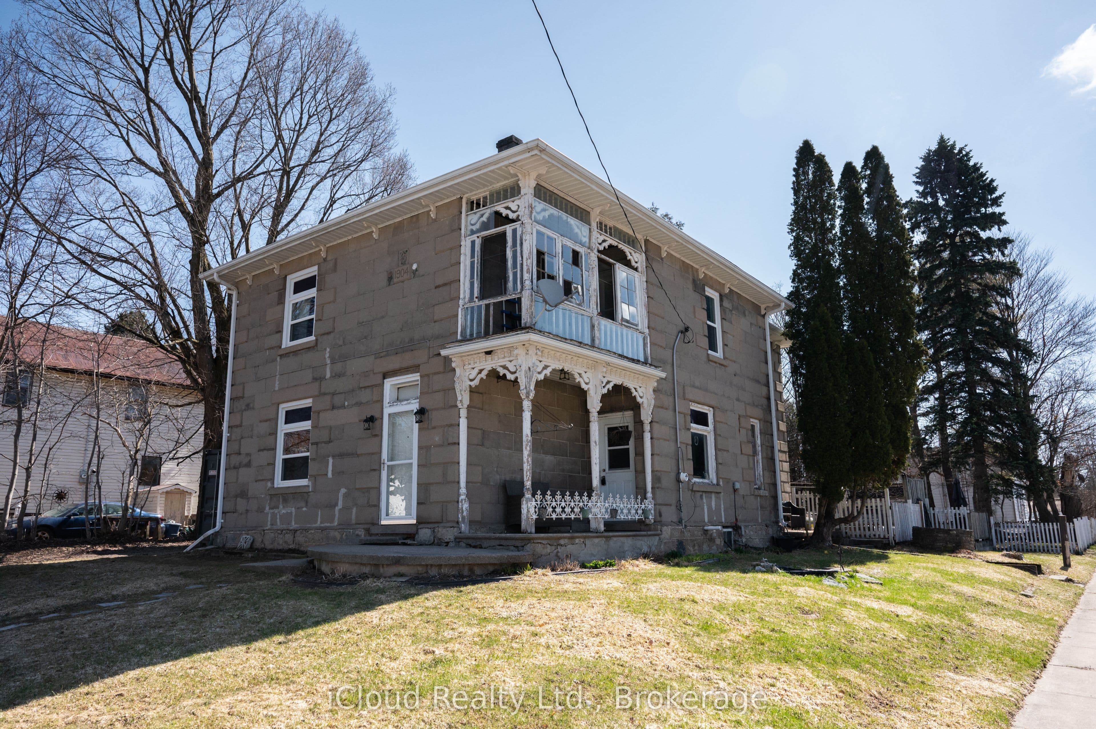 9017 Erin-East Garafraxa Townline — photo 1