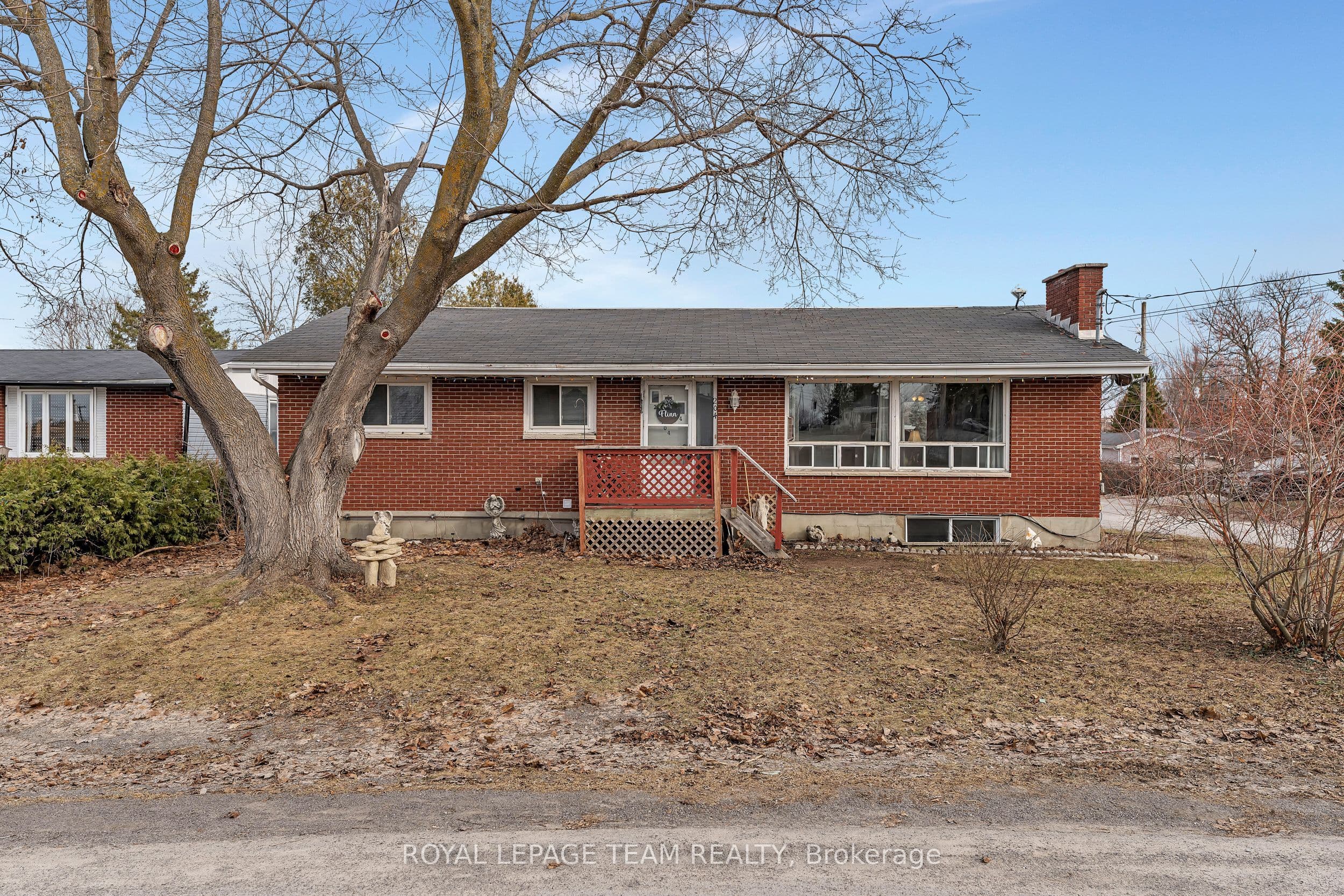 204 Georgiana Street — photo 1