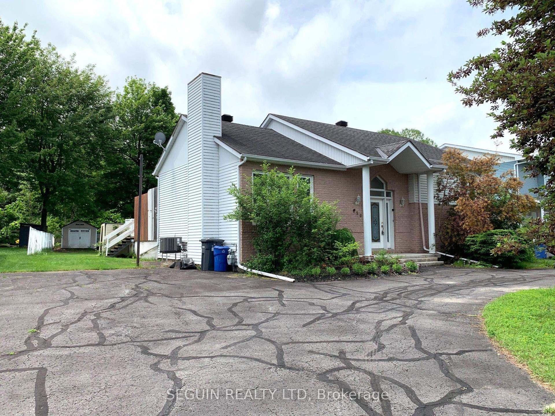 650 Berthiaume Street — photo 1